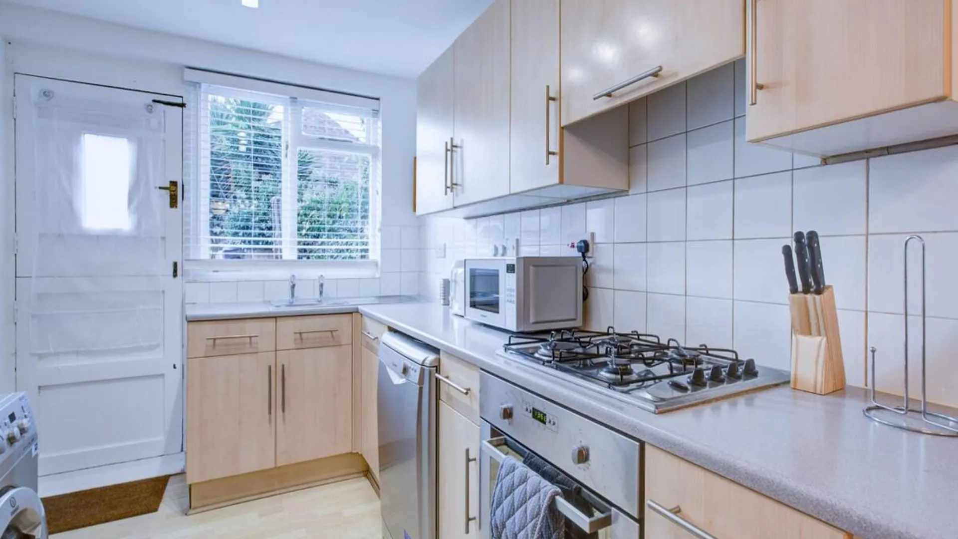 Pass The Keys Charming 2 Bedroom House Good Transport And Parking Londyn