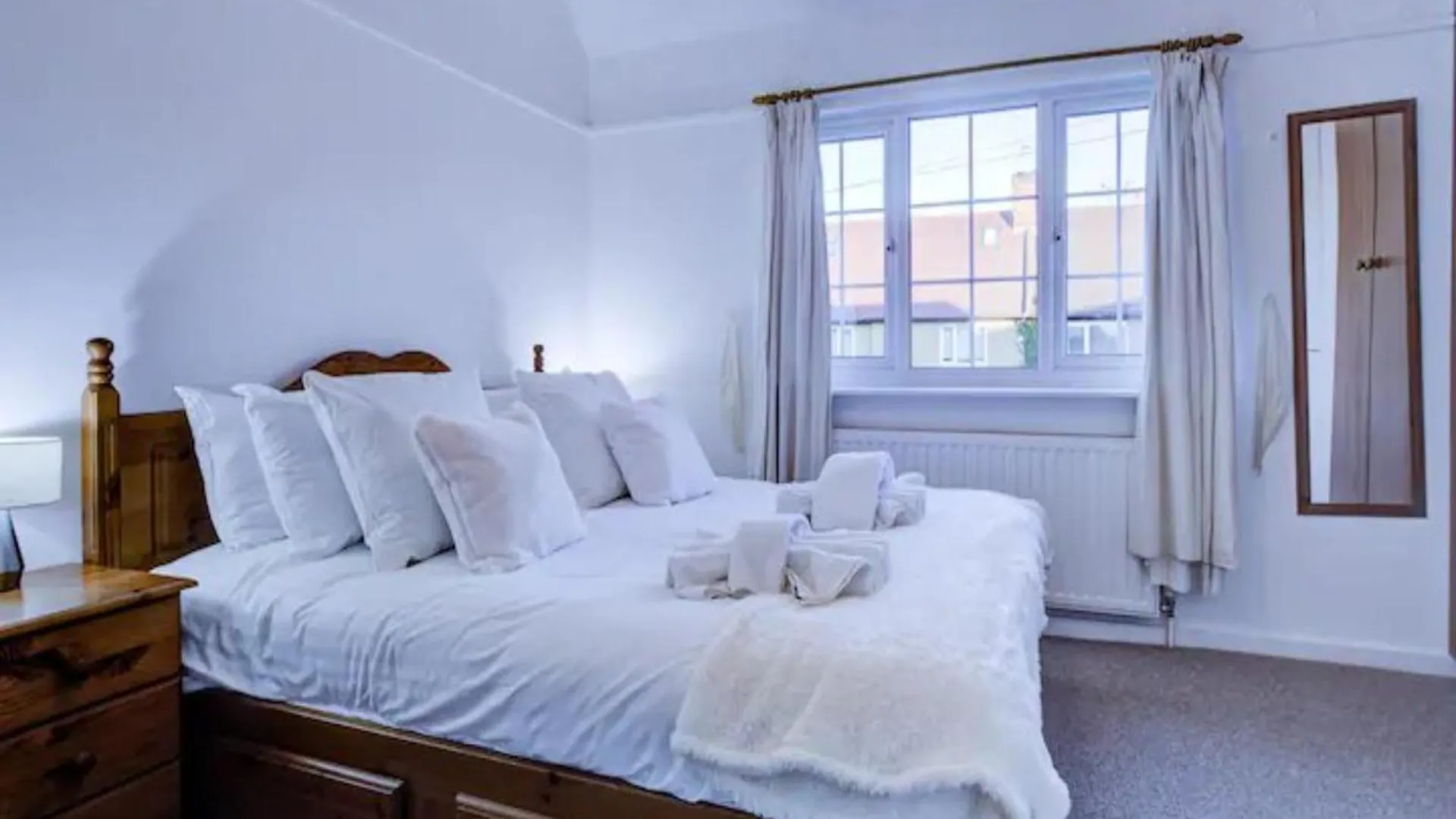 Dom wakacyjny Pass The Keys Charming 2 Bedroom House Good Transport And Parking Londyn